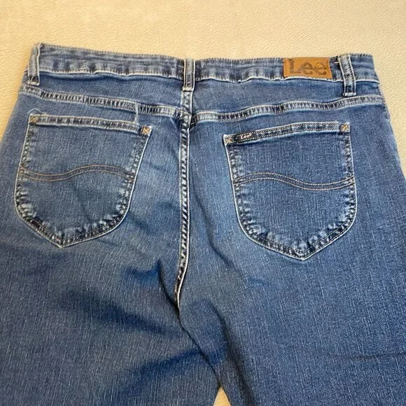 Lee Womens Capri Jeans Size 14 Medium Blue Denim Straight Cropped Stretch Casual - Picture 8 of 16